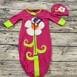NWT Sozo Flower Print One Piece and Hat Set size 0-6 months